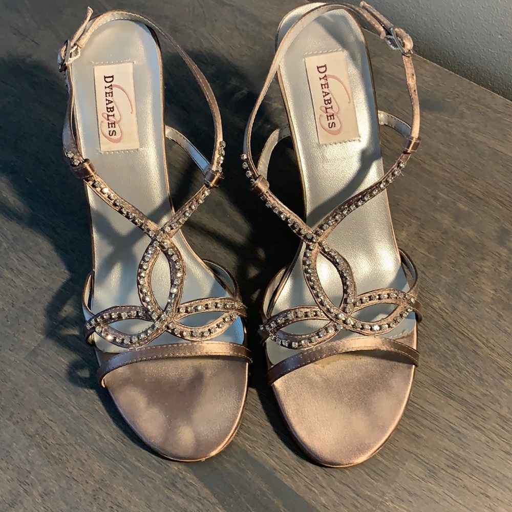 Dyesbes Elsa T-Strap Satin Heeled Sandals